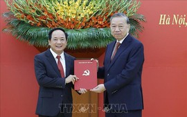Tổng Bí thư Tô Lâm trao các quyết định bổ nhiệm Trưởng Ban Tuyên giáo và Dân vận Trung ương và Phó trưởng ban Thường trực Ban Nội chính Trung ương
