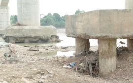 Cầu Sông Lô xuống cấp nghiêm trọng, Bộ Xây dựng yêu cầu kiểm định chất lượng công trình