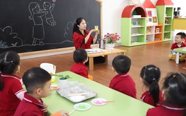 Phó hiệu trưởng mầm non phải trực tiếp giảng dạy 4 giờ/tuần