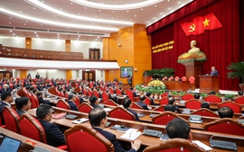 Thông cáo báo chí về ngày làm việc thứ hai và bế mạc Hội nghị Trung ương 14