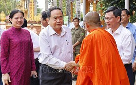 Chủ tịch Quốc hội Trần Thanh Mẫn dự Ngày hội Đại đoàn kết toàn dân tộc tại Cần Thơ