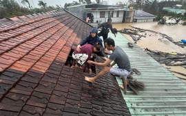 Công điện của Thủ tướng Chính phủ về việc phát động, triển khai "Chiến dịch Quang Trung" thần tốc xây dựng lại, sửa chữa nhà tại các tỉnh miền Trung