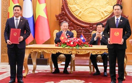 Bộ Công Thương hai nước Việt Nam, Lào trao Biên bản ghi nhớ về phát triển chuỗi liên kết công nghiệp