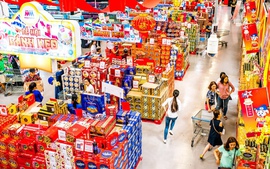 Thủ tướng yêu cầu khẩn trương khắc phục hậu quả thiên tai, phục hồi sản xuất kinh doanh, đẩy mạnh tiêu dùng, phục vụ nhu cầu Tết của Nhân dân