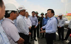 Phó Thủ tướng Trần Hồng Hà thị sát toàn tuyến cao tốc Cần Thơ-Cà Mau trước giờ khánh thành, thông xe kỹ thuật