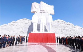 Khánh thành Công viên Hữu nghị Lào - Việt Nam: Biểu tượng sinh động của mối quan hệ thủy chung, son sắt 