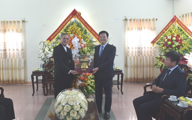 Phó Thủ tướng Mai Văn Chính thăm, chúc mừng Giáng sinh tại Ninh Bình