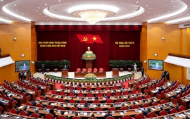 Bế mạc Hội nghị Trung ương 15