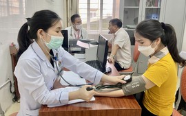 Căn cứ xét thăng hạng cho viên chức y tế hạng IV