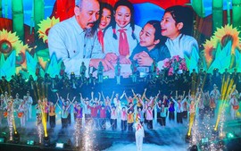 Chương trình Nghệ thuật đặc biệt chào mừng Đại hội Thi đua yêu nước lần thứ XI