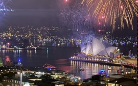 TOÀN CẢNH: Thế giới bước sang năm mới 2026