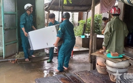 Ngập lụt ở Lâm Đồng: Quốc lộ 1A bị phong tỏa, ứng cứu khẩn cấp 3 tàu bị trôi