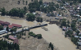 Lũ lụt tại Indonesia: Hơn 900 người thiệt mạng, 410 người mất tích