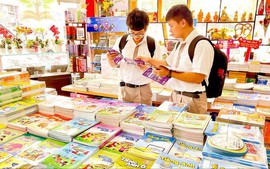 Khi sự ổn định của giáo dục bắt đầu từ việc chọn đúng bộ sách giáo khoa