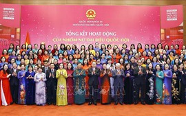 Chủ tịch Quốc hội Trần Thanh Mẫn dự tổng kết hoạt động Nhóm nữ đại biểu Quốc hội khóa XV