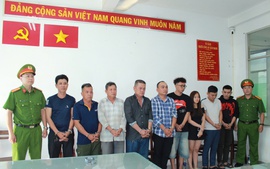 Bắt khẩn cấp 9 đối tượng vụ khiêng quan tài diễu phố tại TPHCM
