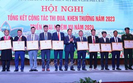 Sáp nhập đơn vị, xét tặng danh hiệu tập thể thế nào?