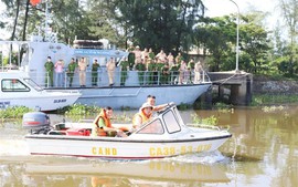 Quy định mới về đào tạo, thi, cấp chứng chỉ lái xuồng máy Công an nhân dân