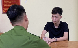 Bắt giữ khẩn cấp đối tượng đánh người nước ngoài trên phố đi bộ Bùi Viện