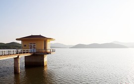 Căn cứ tính và truy thu tiền cấp quyền khai thác tài nguyên nước