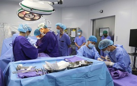 Bệnh viện tỉnh xuyên đêm lấy đa tạng và ghép thành công 2 thận từ người hiến chết não