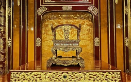Huế thông tin về sự việc ngai vua triều Nguyễn ở điện Thái Hòa bị phá hỏng
