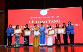 Không tổ chức riêng lễ trao tặng, đón nhận danh hiệu thi đua, khen thưởng