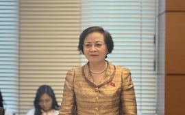 Bộ trưởng Bộ Nội vụ lý giải vì sao vẫn giữ ngạch công chức