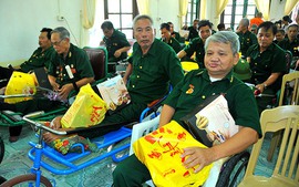 Tặng quà người có công dịp 27/7: Chu đáo, kịp thời, đúng đối tượng