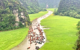Hơn 485.000 lượt du khách đến với Tuần Du lịch Ninh Bình