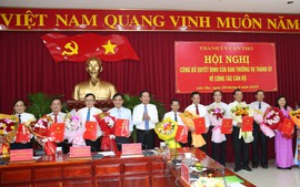 Nhiều lãnh đạo Cần Thơ và Đồng Tháp nghỉ công tác trước tuổi
