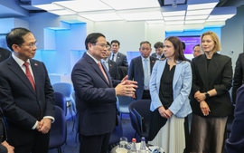 Thủ tướng thăm trung tâm chính phủ số hàng đầu thế giới tại Estonia