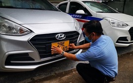 Tháo gỡ khó khăn cho chủ xe kinh doanh vận tải chưa đổi biển vàng