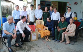 Phó Thủ tướng Trần Hồng Hà thăm, tặng quà gia đình người có công tại Biên Hòa, Đồng Nai nhân dịp 27/7