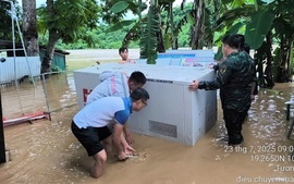 Viettel hỗ trợ khách hàng tại Nghệ An bị cô lập do lũ lụt duy trì liên lạc