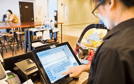 Thời điểm lập hóa đơn đối với dịch vụ ăn uống