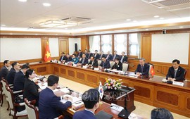 Tổng Bí thư Tô Lâm hội kiến Thủ tướng Hàn Quốc Kim Min Seok