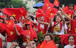 Người dân phấn khởi, háo hức chờ đợi buổi tổng hợp luyện lần 2 A80