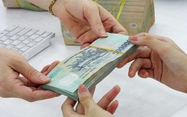 Nghỉ hưu, thôi việc có được nhận tiền thưởng năm?