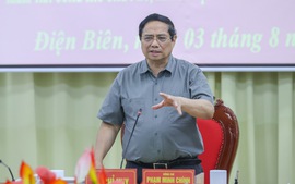 Thủ tướng: Làm mọi cách nhanh nhất có thể ổn định đời sống người dân vùng lũ