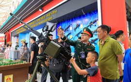 Hàng trăm nghìn khách tham quan đến với Triển lãm Thành tựu đất nước