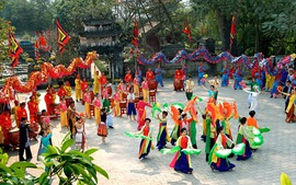 Xây dựng và phát triển văn hóa, con người Việt Nam đáp ứng yêu cầu phát triển bền vững đất nước