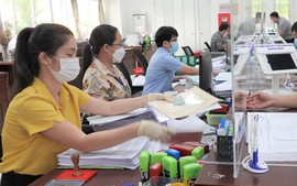 Có thu phí xét thăng hạng chức danh nghề nghiệp viên chức?