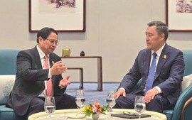 Thủ tướng Phạm Minh Chính gặp Tổng thống Kyrgyzstan