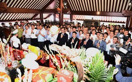 Trang trọng Lễ dâng hương tưởng niệm 56 năm ngày mất Chủ tịch Hồ Chí Minh
