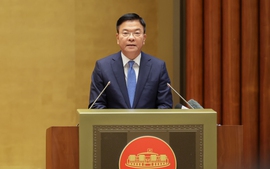 Phó Thủ tướng Lê Thành Long nêu rõ các khoản kinh phí cho chính sách khám sức khỏe định kỳ, miễn viện phí, phụ cấp y tế