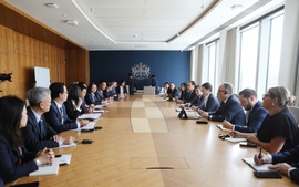 Bộ trưởng Tài chính làm việc với Sở Giao dịch Chứng khoán London, thúc đẩy hợp tác nâng hạng thị trường Việt Nam