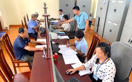 Đề xuất sáp nhập trường học, tăng lương cán bộ cấp xã