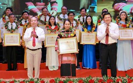 Gia Lai tôn vinh 80 gương điển hình tiên tiến phong trào thi đua yêu nước