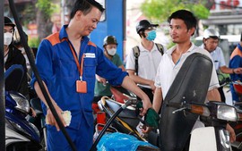 Giá xăng giảm